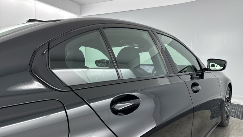 BMW 3 Series 330e 22.3 kWh M Sport 4dr Step Auto Saloon